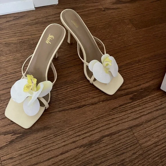 Floral Yellow Heels - Picture 2 of 2